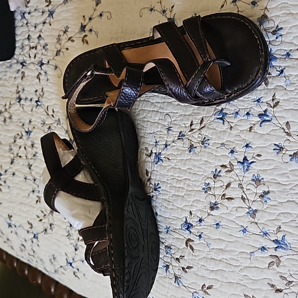 BORN leather Wedge Sandal - Picture 3 of 4